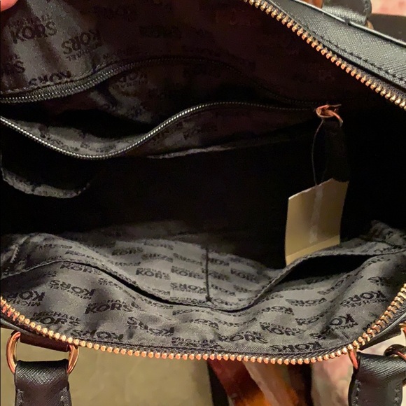 Michael Kors NEW Handbag - Picture 4 of 4